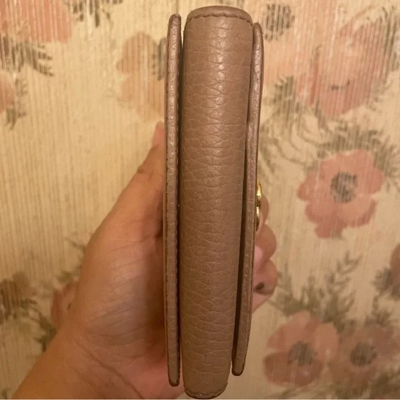 Gucci Taupe Pebbled Leather Tri-Fold Wallet with Gold GG - Picture 8 of 11
